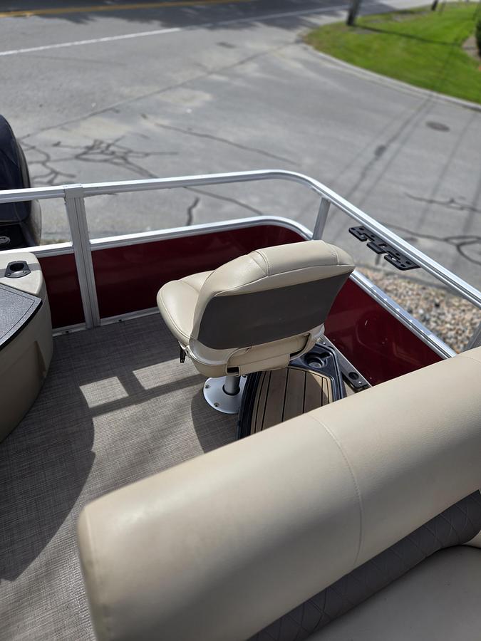 Used 2021 Sun Tracker 21' Fishin Barge