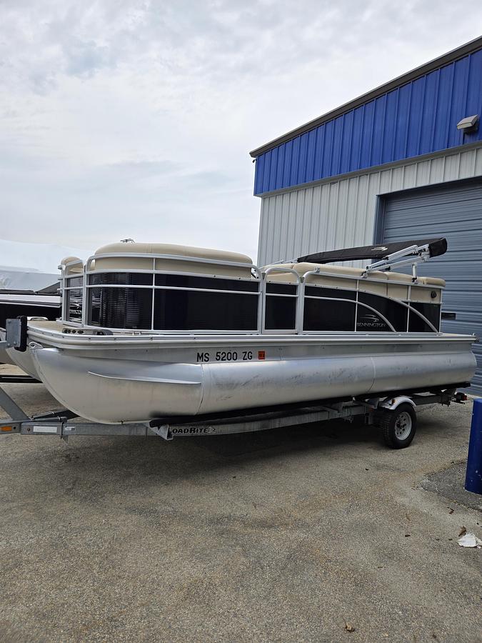 Used 2012 Bennington 20SL
