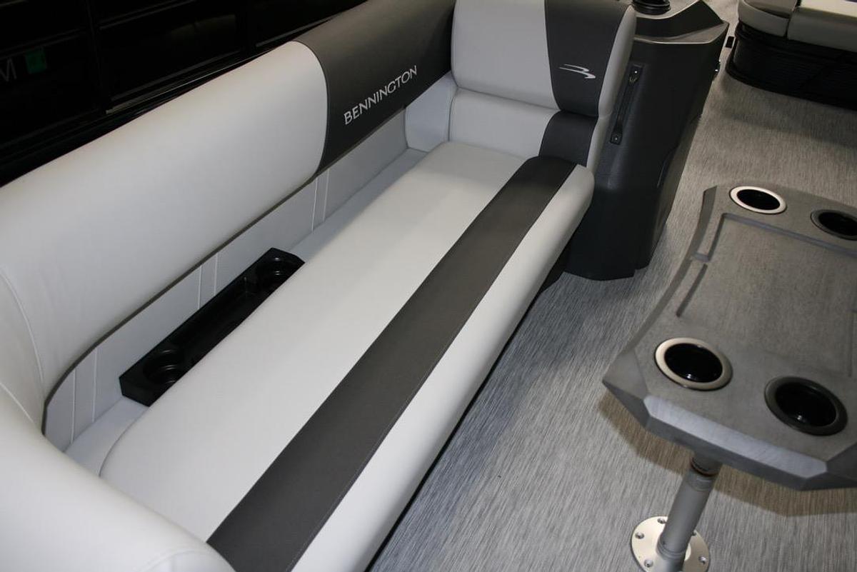 2026 Bennington 22SSBSE