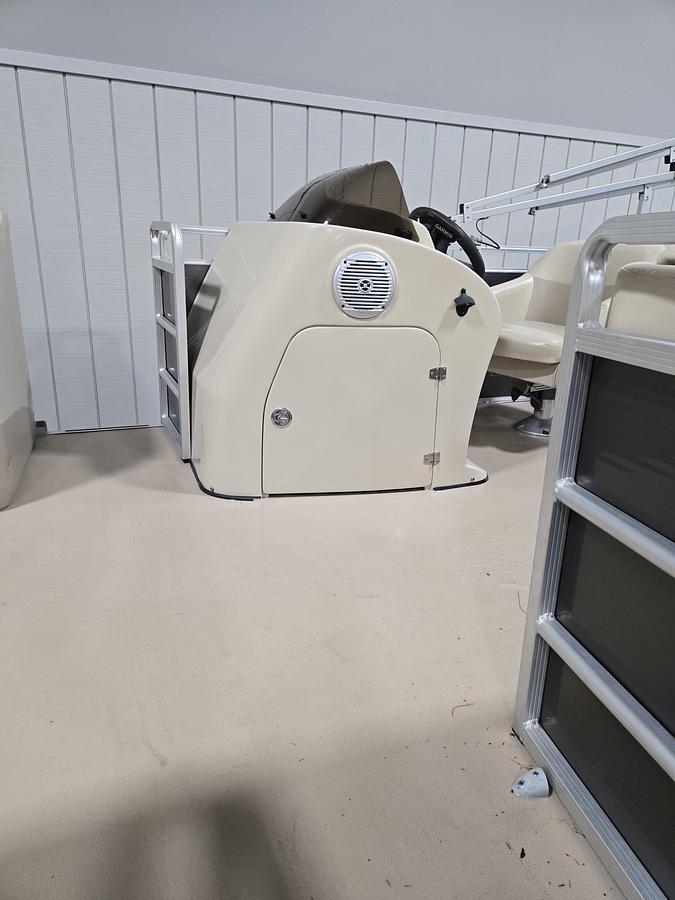 Used 2016 Cypress Cay Seabreeze 250