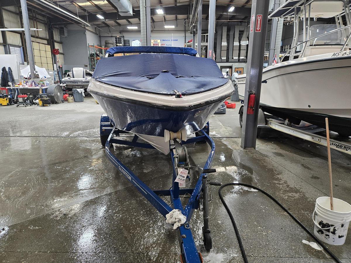 Used 2019 Glastron GT185 bowrider