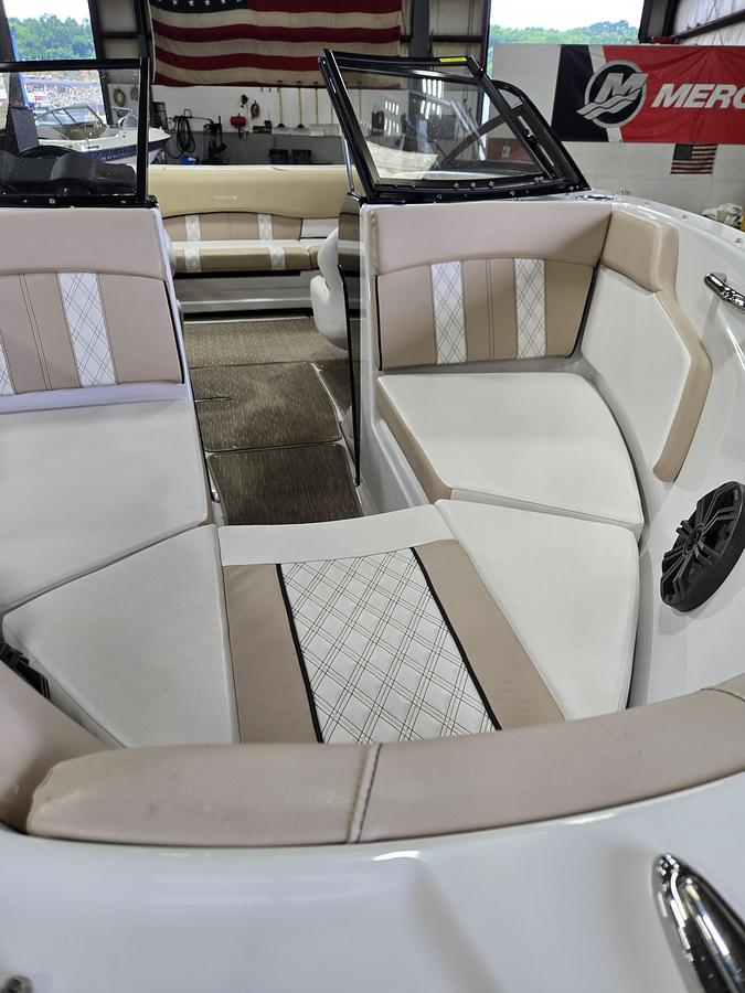 Used 2019 Glastron GT205