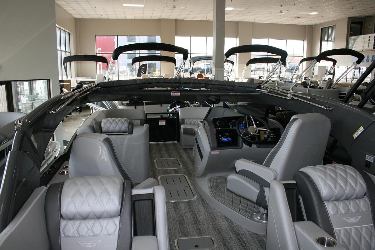 2026 Bennington 23 RX Fastback Arch