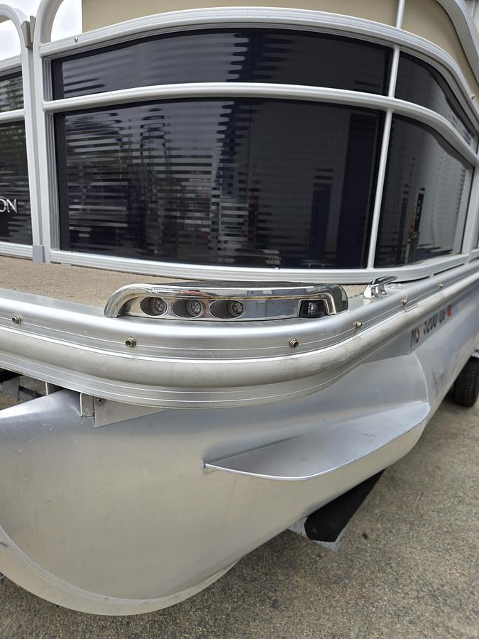 Used 2012 Bennington 20SL
