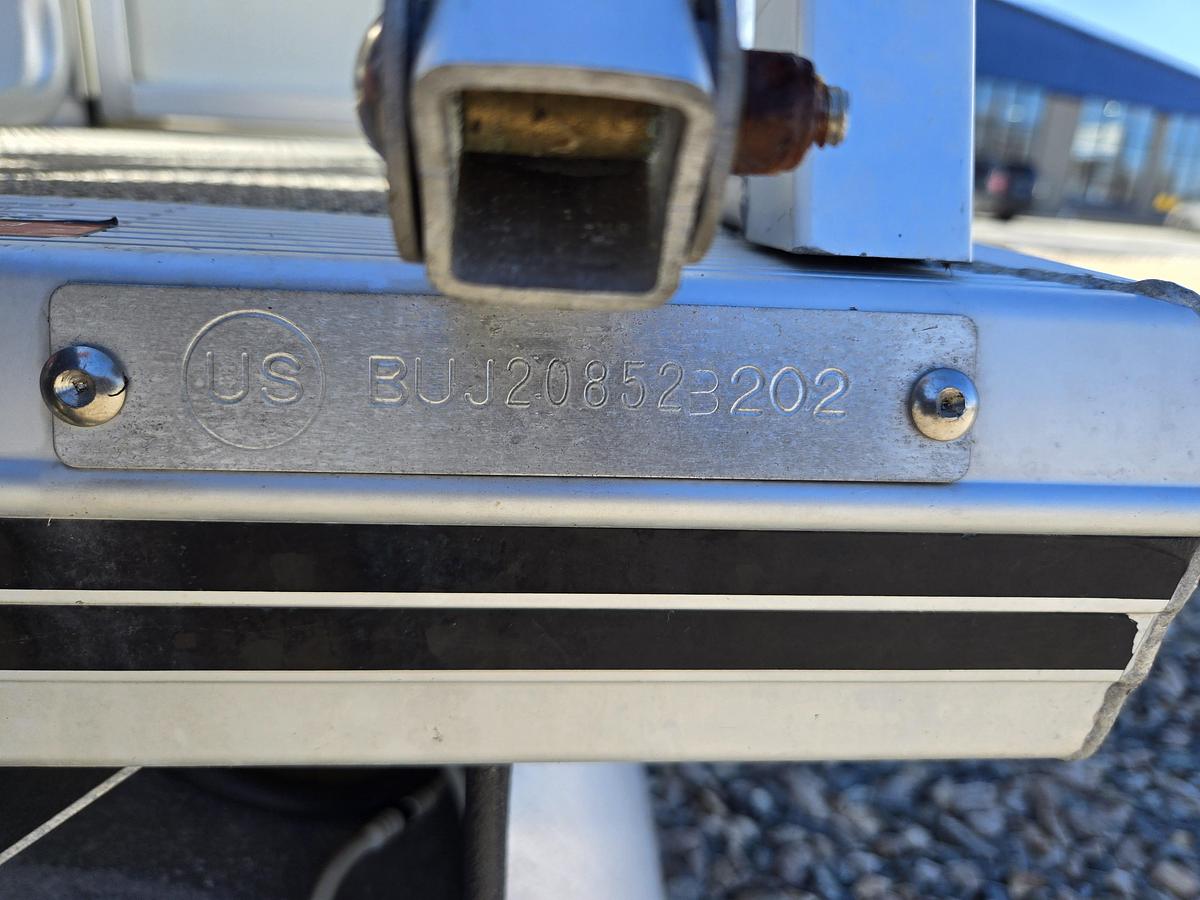 Used 2002 Suntracker 21' Party Barge