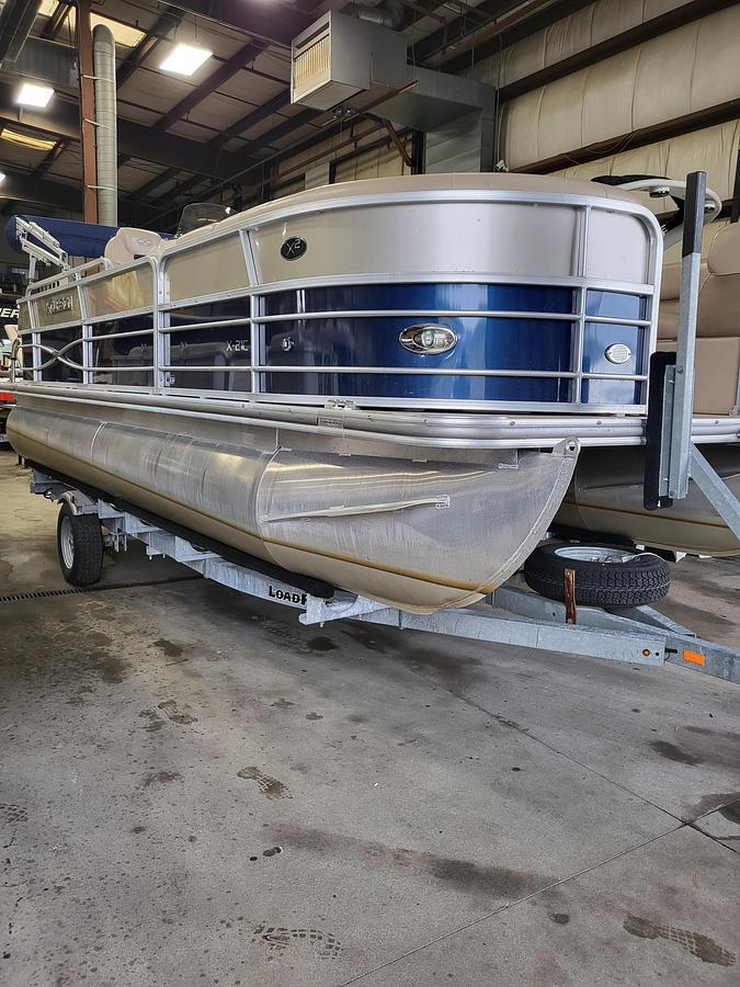 Used 2015 Xcursion 21 Cruise