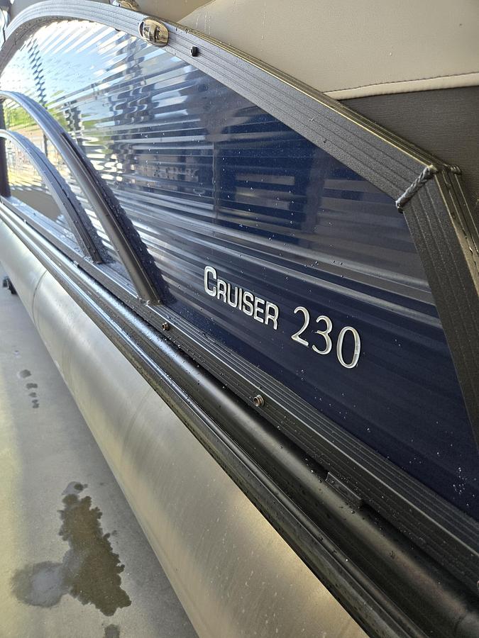 Used 2022 Harris Cruiser 230
