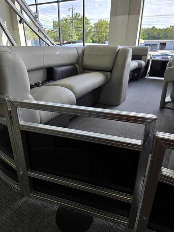 2026 Starcraft Marine LX 18 R