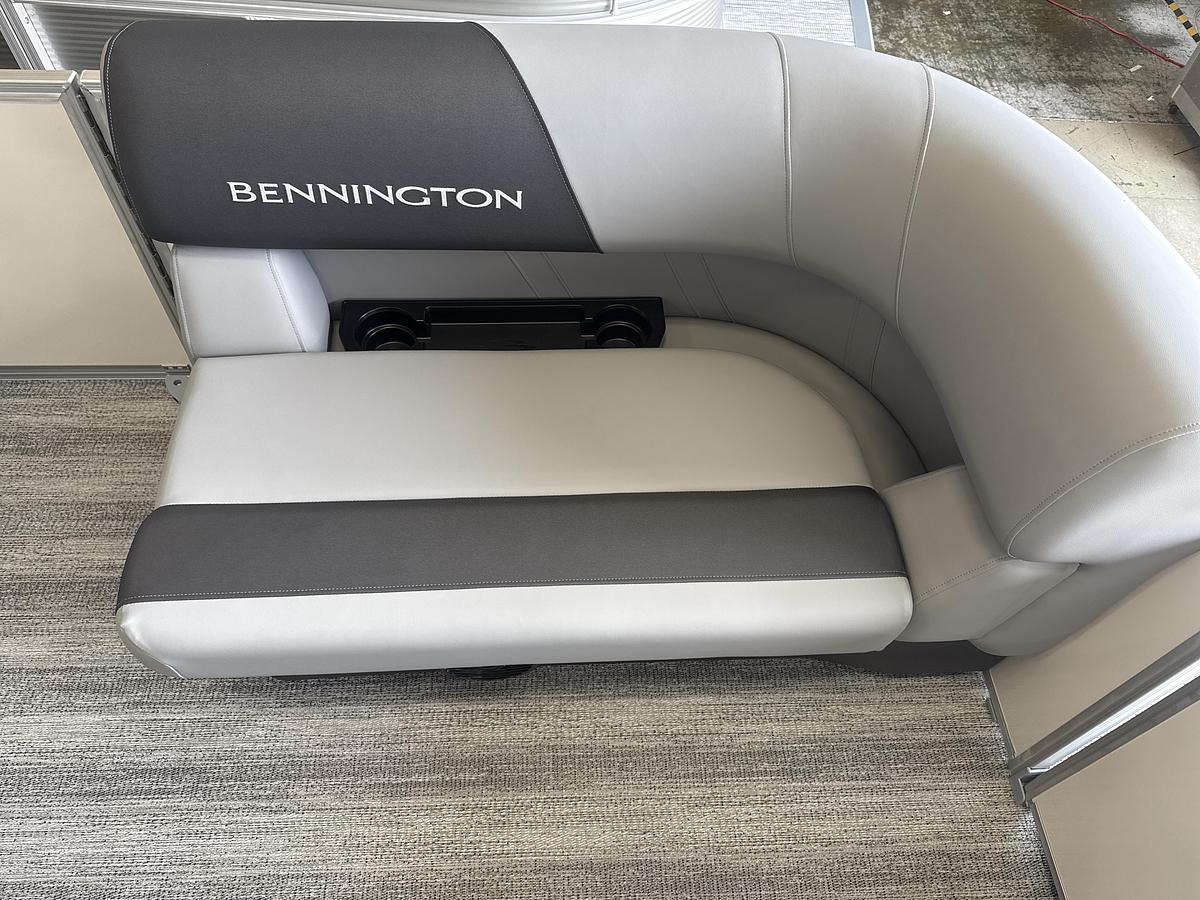 2027 Bennington 168SL w/40HP Yamaha
