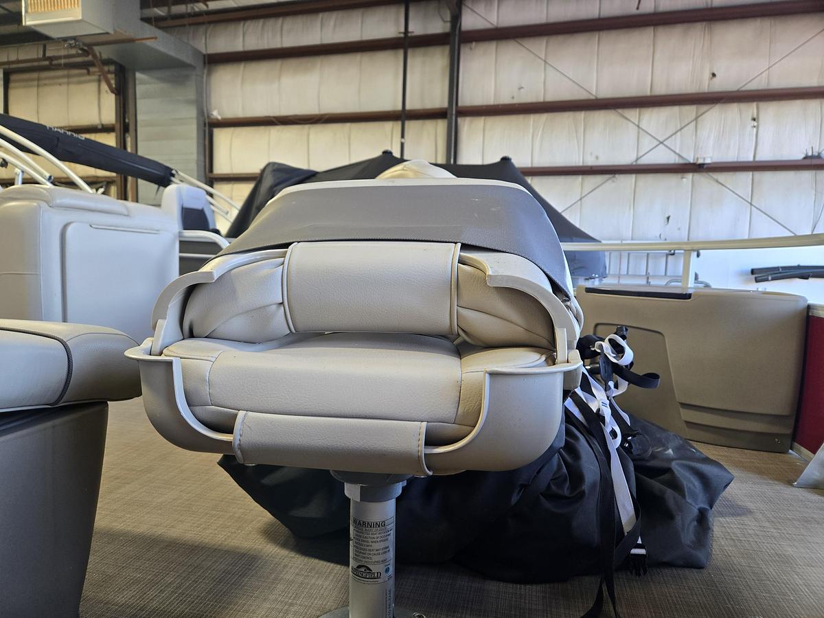 Used 2021 Sun Tracker 21' Fishin Barge