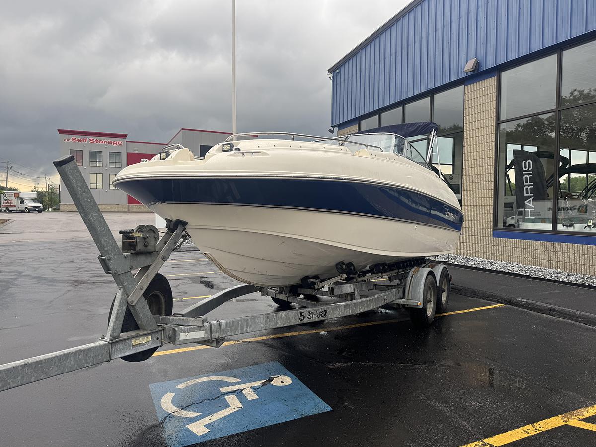 Used 2000 Stingray 220 DS