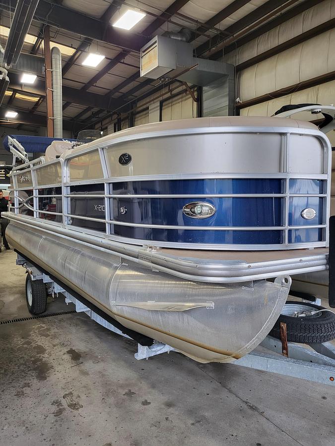 Used 2015 Xcursion 21 Cruise