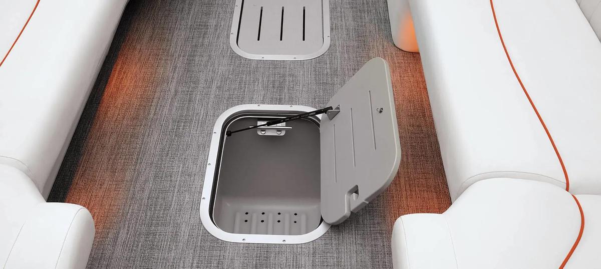 2026 Bennington LX Sport Line