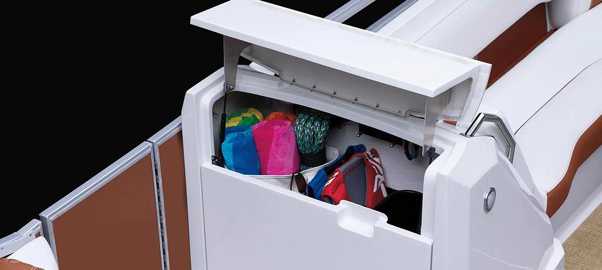 2026 Bennington R Bowrider Line