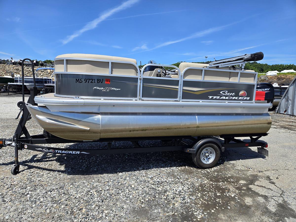 Used 2024 Sun Tracker PB16 DLX