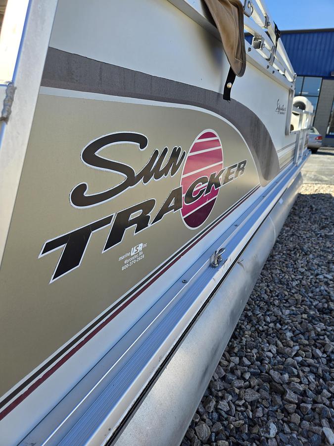 Used 2002 Suntracker 21' Party Barge