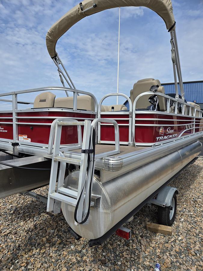 Used 2021 Sun Tracker 21' Fishin Barge