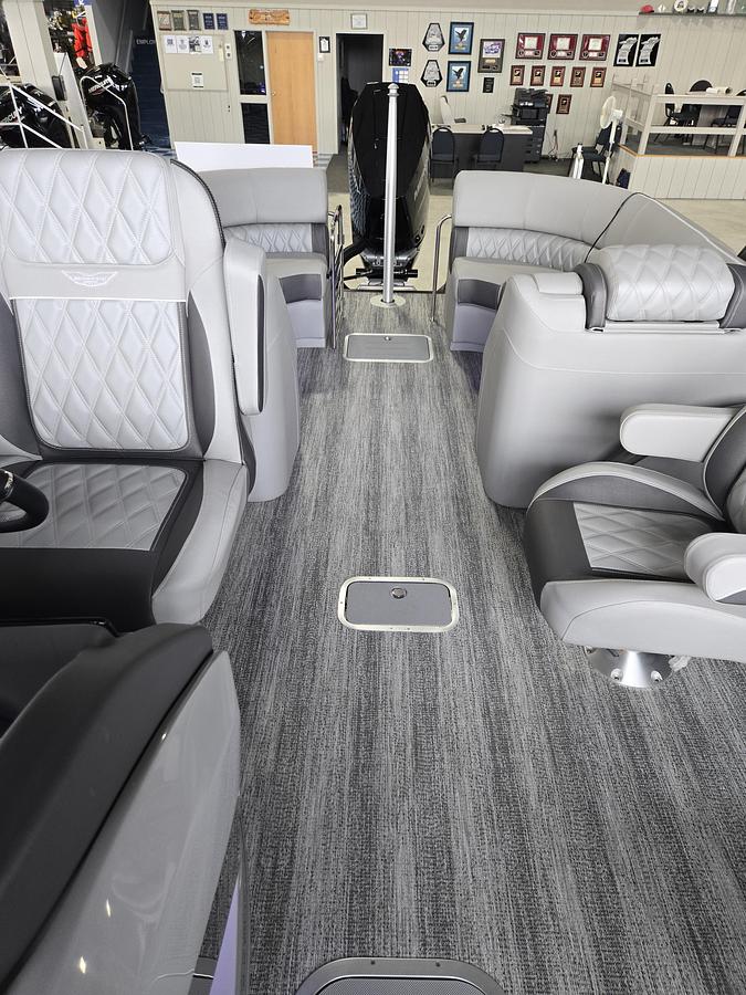 2026 Bennington 23 RX Fastback Arch