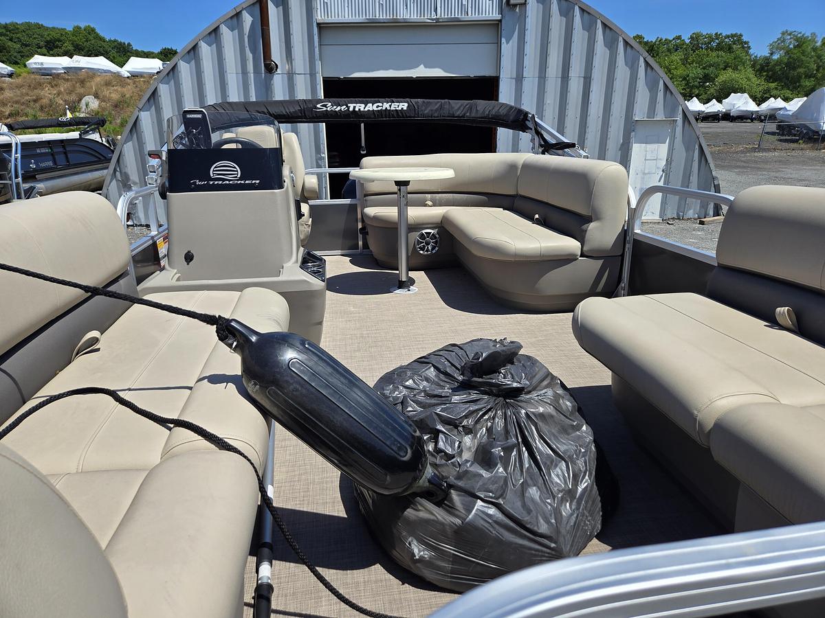 Used 2024 Sun Tracker PB16 DLX