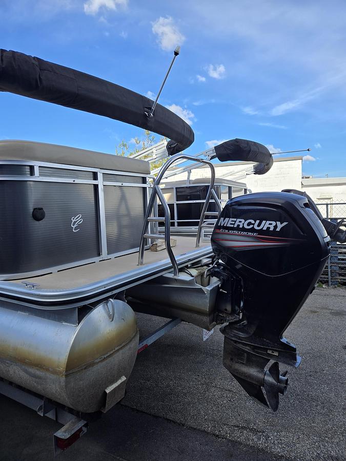 Used 2016 Cypress Cay Seabreeze 250