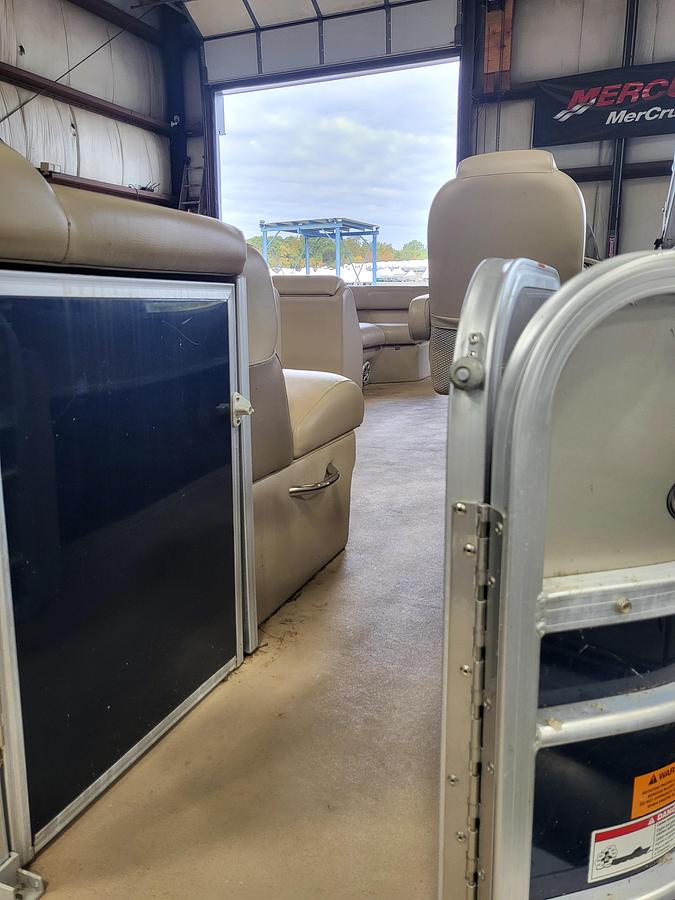 Used 2015 Xcursion 21 Cruise