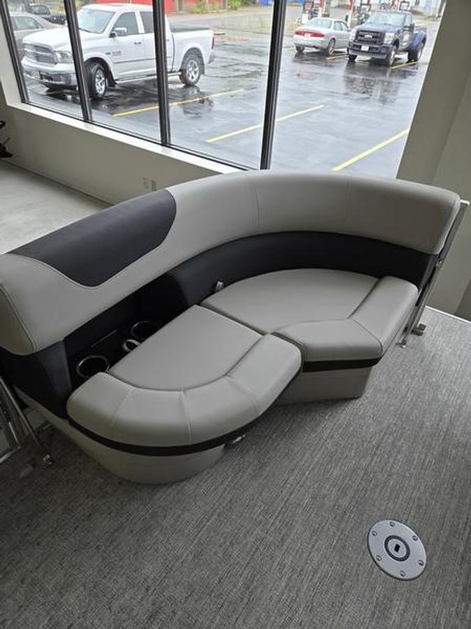 2026 South Bay 220RS LE Rear Seating 25"