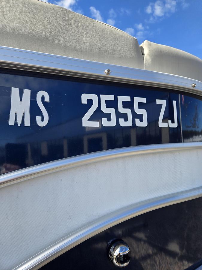 Used 2018 Sylvan 8522 LZ