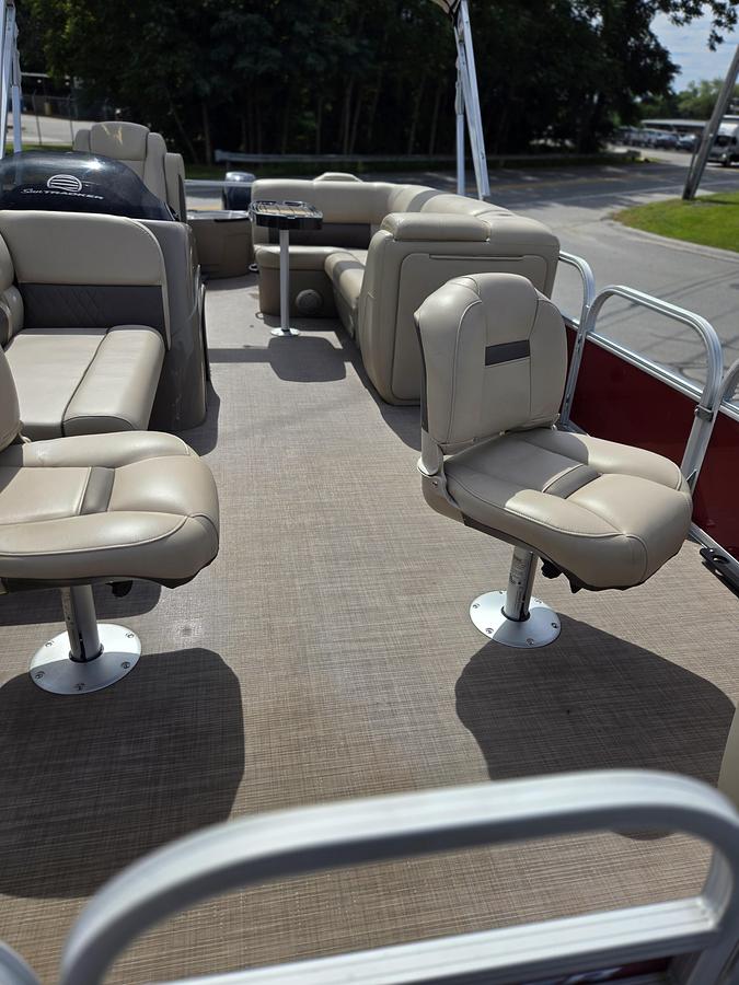 Used 2021 Sun Tracker 21' Fishin Barge