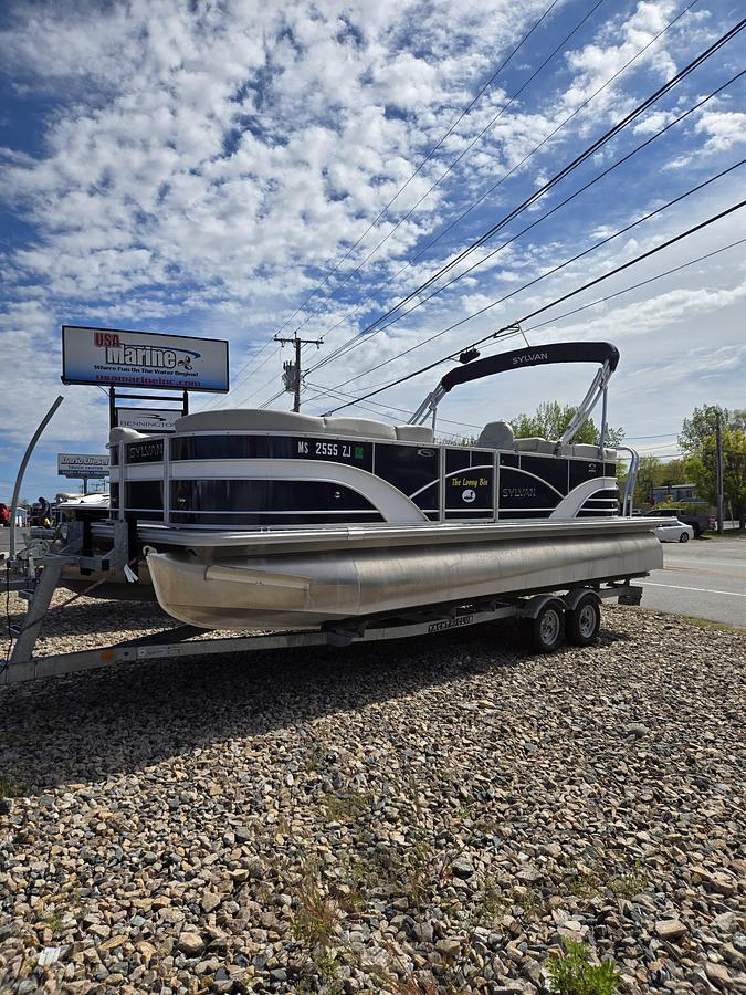 Used 2018 Sylvan 8522 LZ