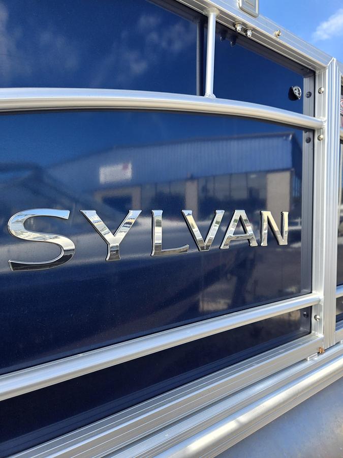 Used 2018 Sylvan 8522 LZ