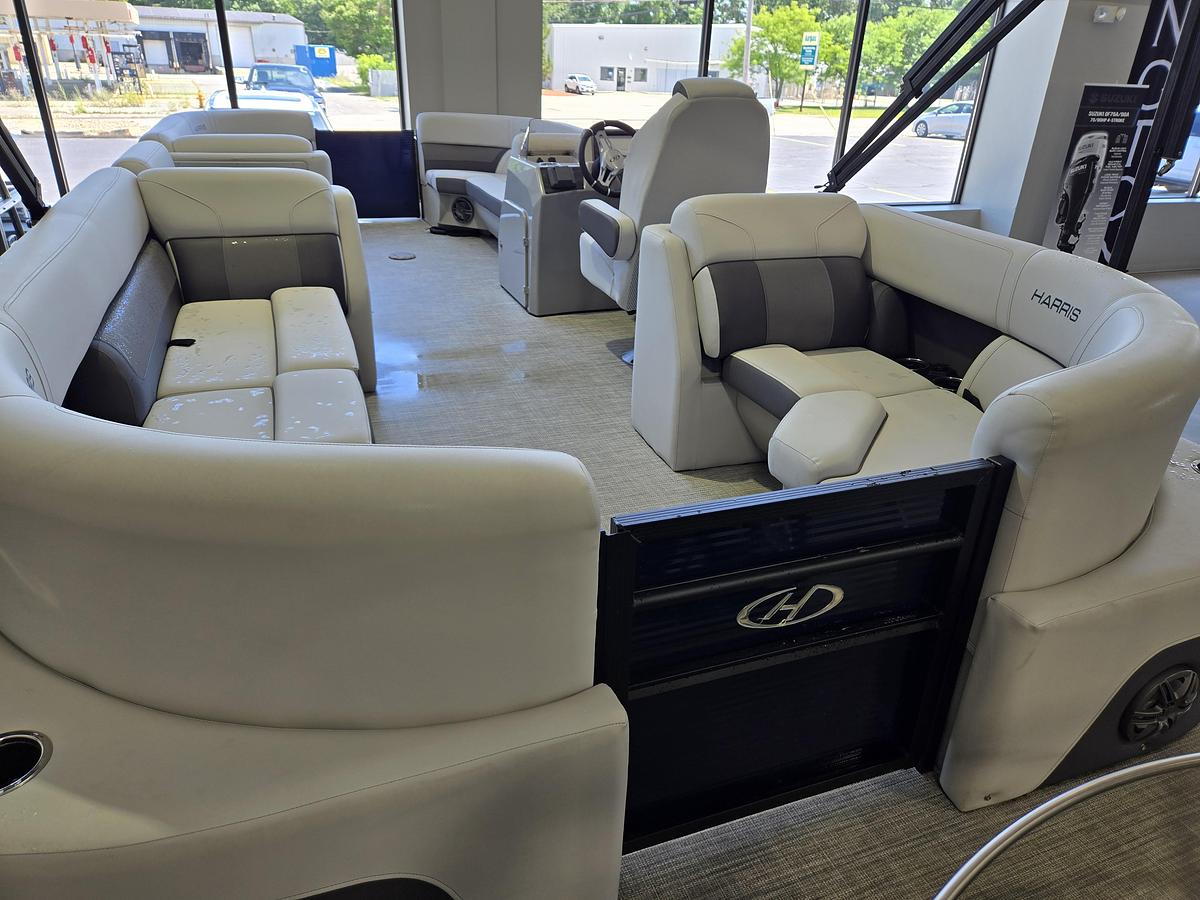 Used 2022 Harris Cruiser 230