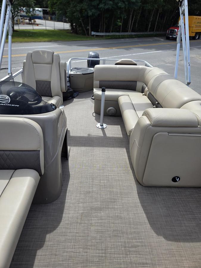 Used 2021 Sun Tracker 21' Fishin Barge