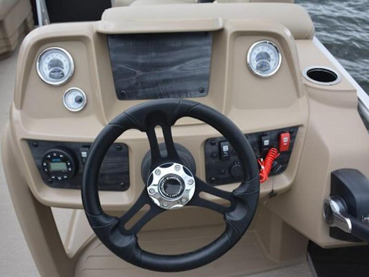 2025 Starcraft Marine LX 22 R