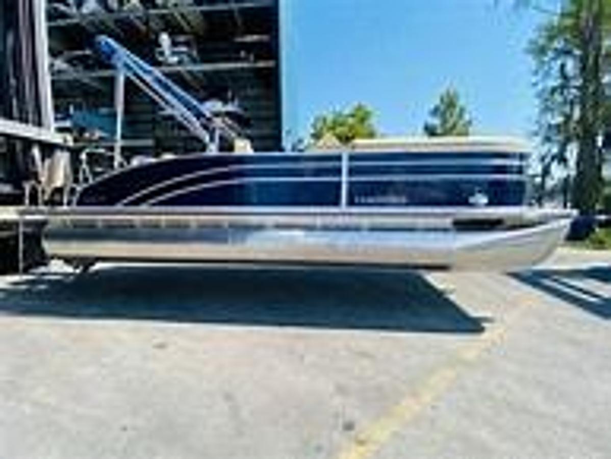 Used 2022 Harris Cruiser 230