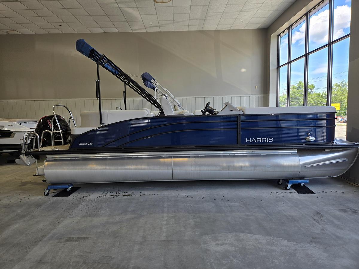 Used 2022 Harris Cruiser 230