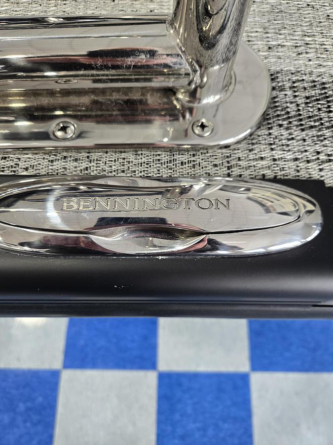 2026 Bennington 23 RX Fastback Arch