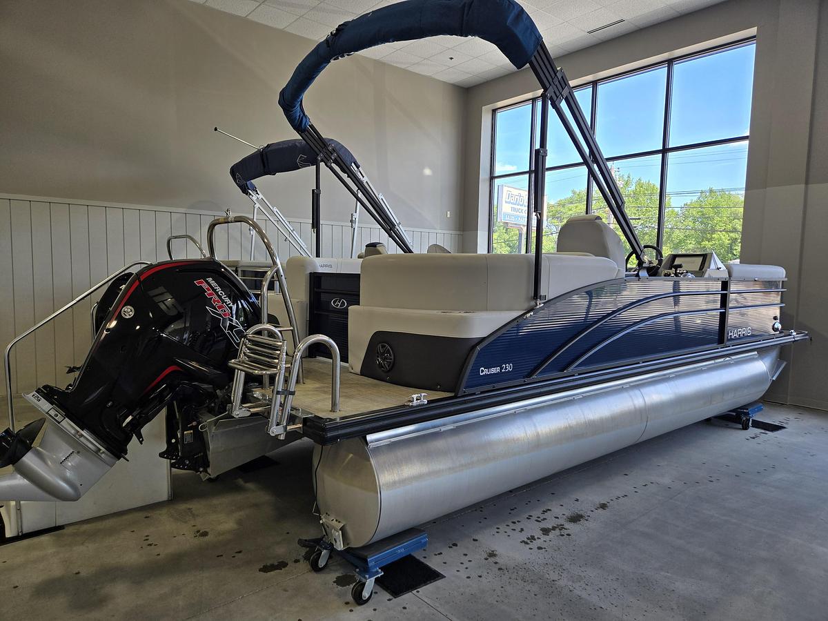 Used 2022 Harris Cruiser 230