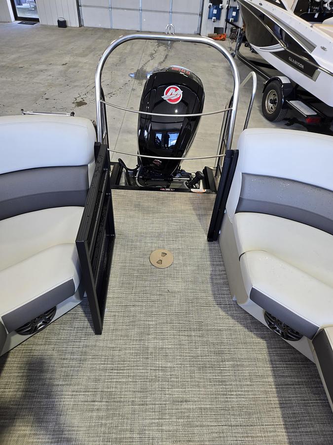 Used 2022 Harris Cruiser 230