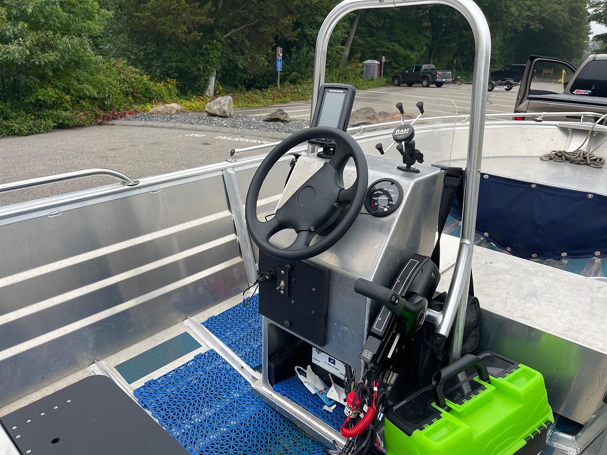 Used 2019 Marlon UV-14 console fish