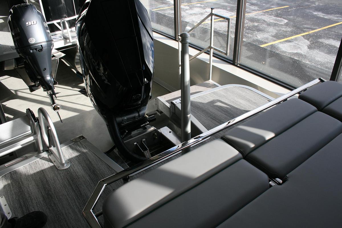 2026 Bennington 25QSBWSF