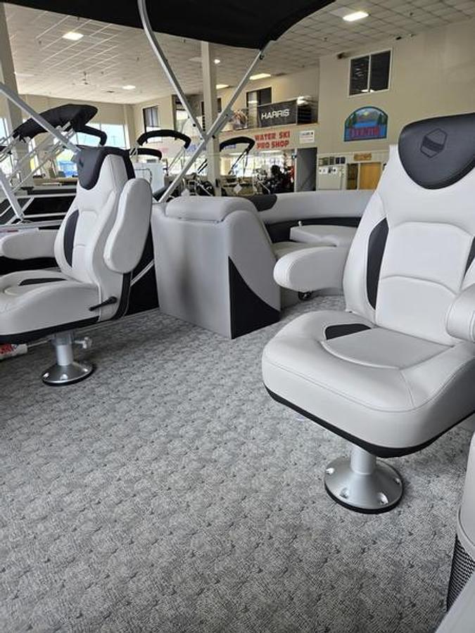 2026 South Bay 222RS LE Rear Seating 25"