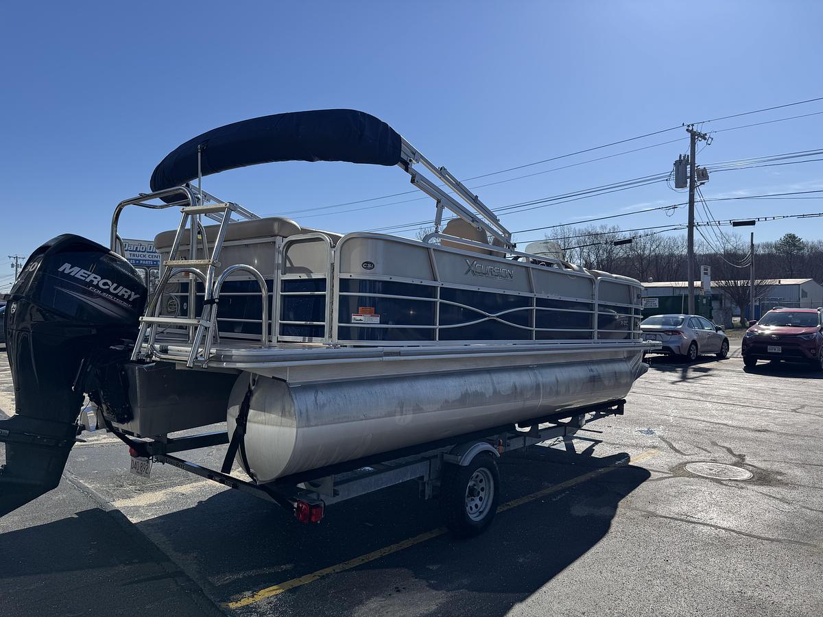Used 2015 Xcursion 21 Cruise