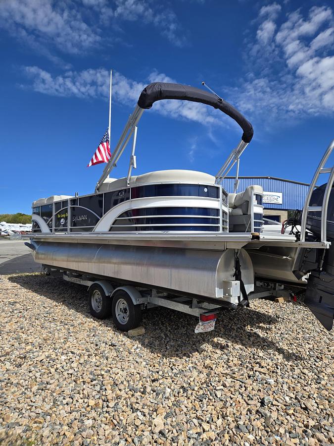 Used 2018 Sylvan 8522 LZ
