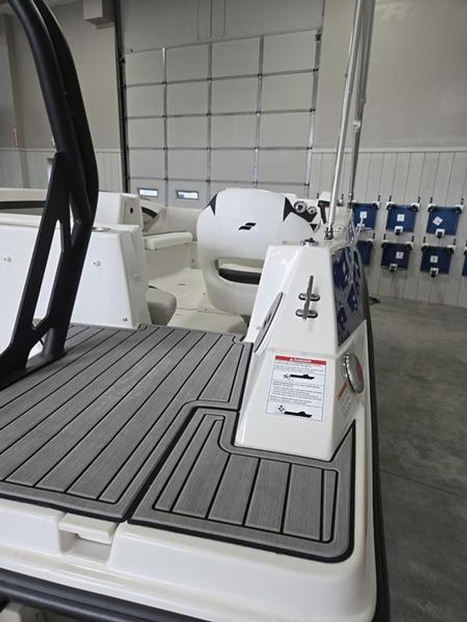 2026 Starcraft Marine SVX 171 OB