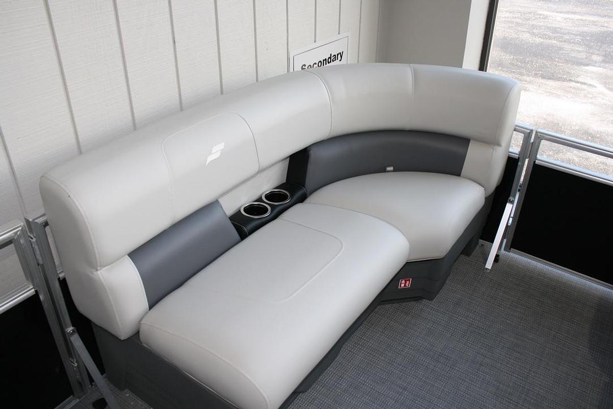 2026 Starcraft Marine LX 18 R