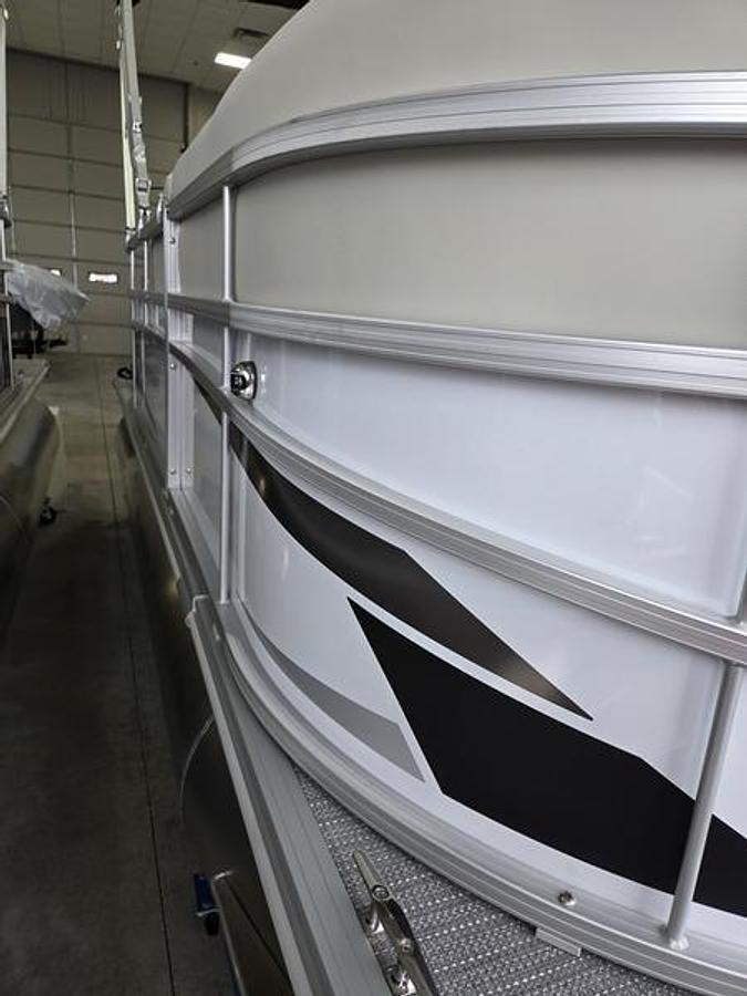 2026 Starcraft Marine LX 16 R