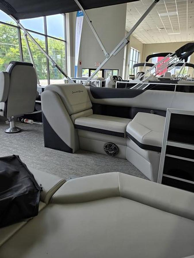 2026 South Bay 222RS LE Rear Seating 25"