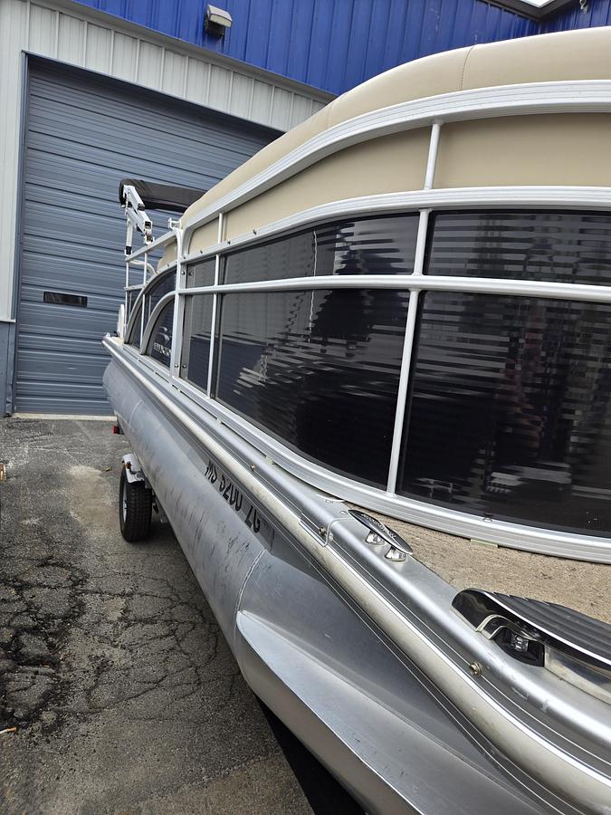 Used 2012 Bennington 20SL