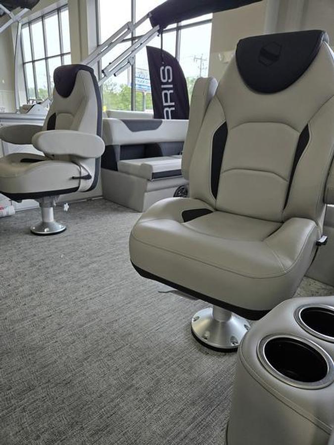 2026 South Bay 220RS LE Rear Seating 25"