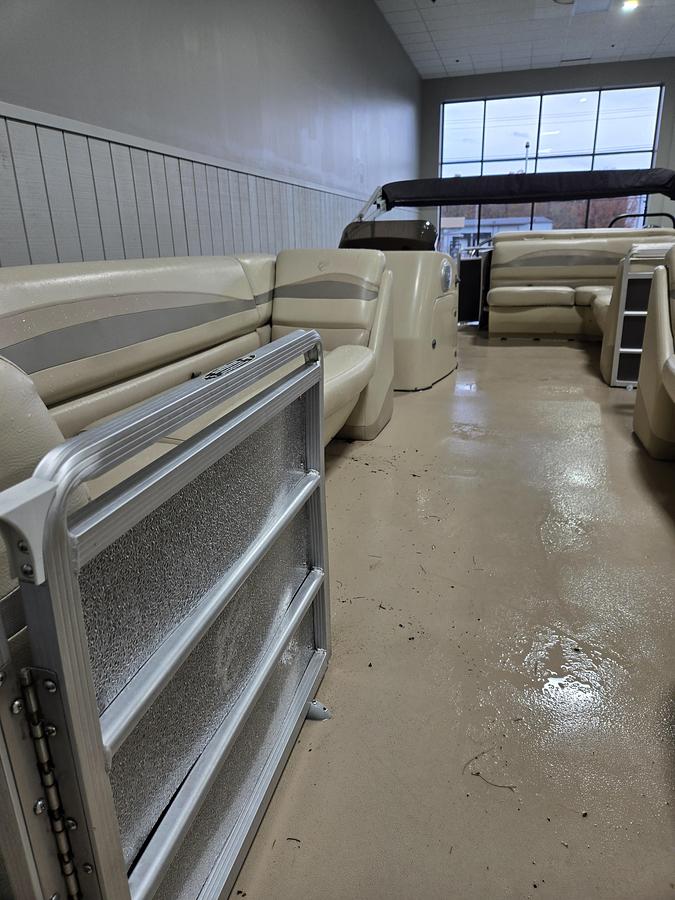 Used 2016 Cypress Cay Seabreeze 250